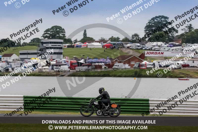 Vintage motorcycle club;eventdigitalimages;mallory park;mallory park trackday photographs;no limits trackdays;peter wileman photography;trackday digital images;trackday photos;vmcc festival 1000 bikes photographs